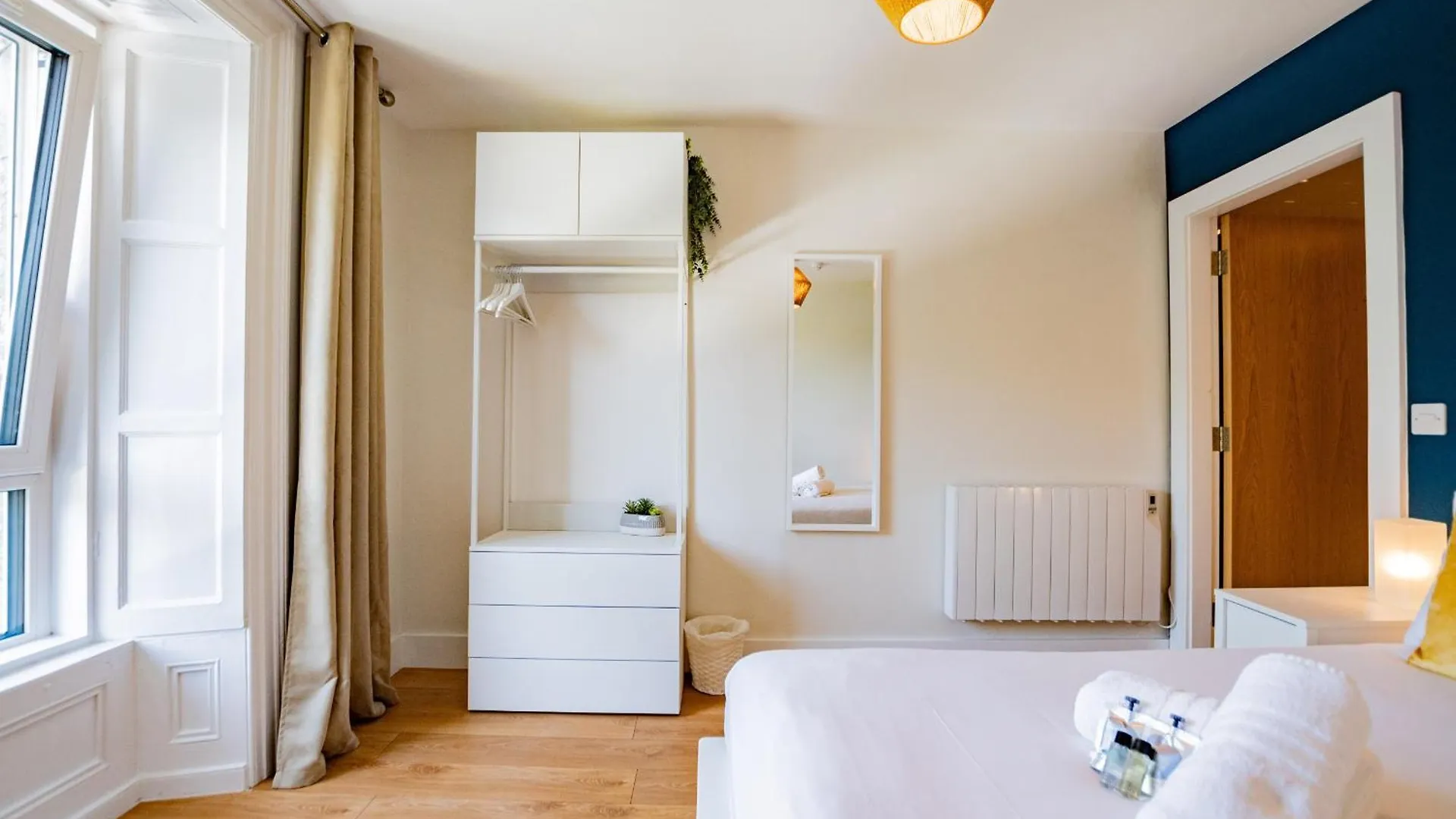 Eyre View Suite - 1 Galway Apartment